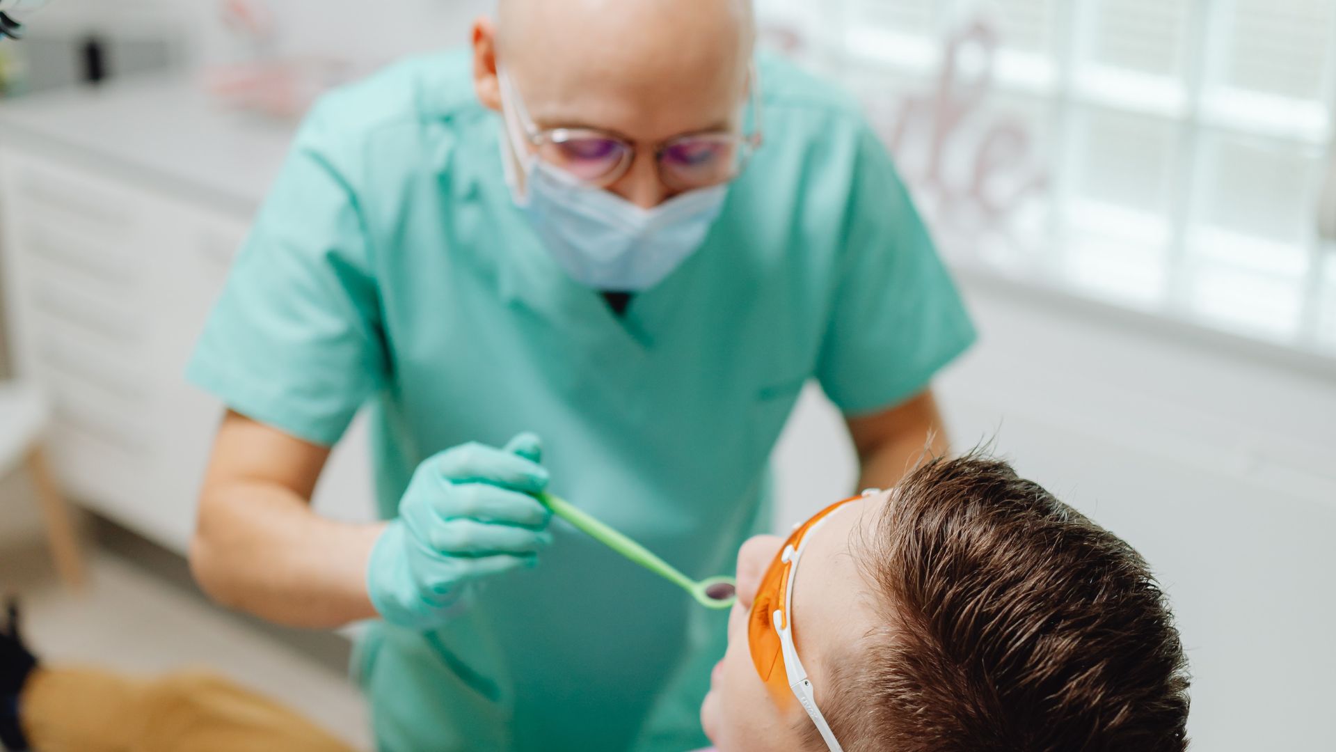 Call Westside Aesthetic Dentistry for Veneer Replacement in Playa Vista Image