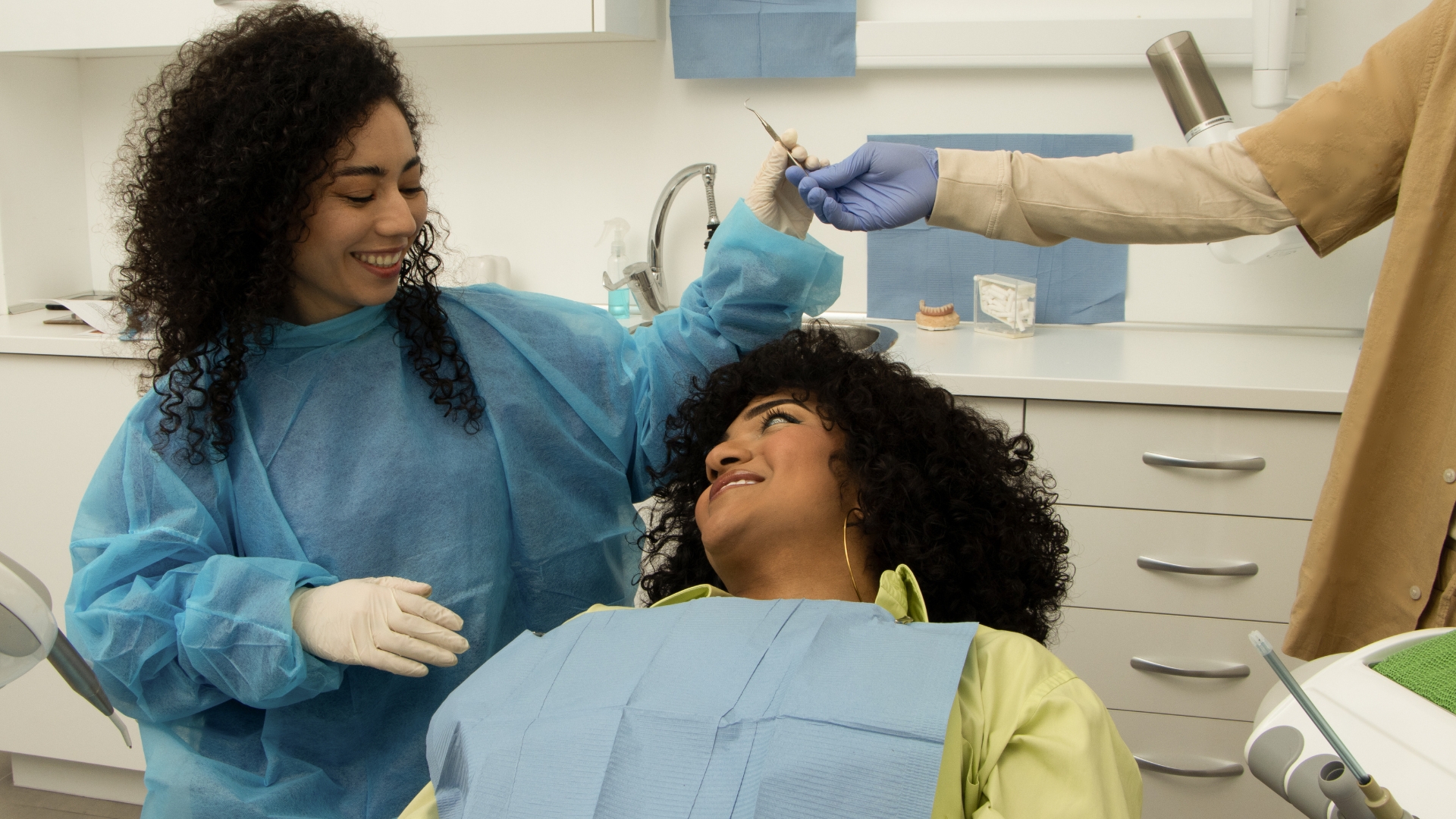 What Questions Should I Ask Before Choosing a Cosmetic Dentist in Playa Vista