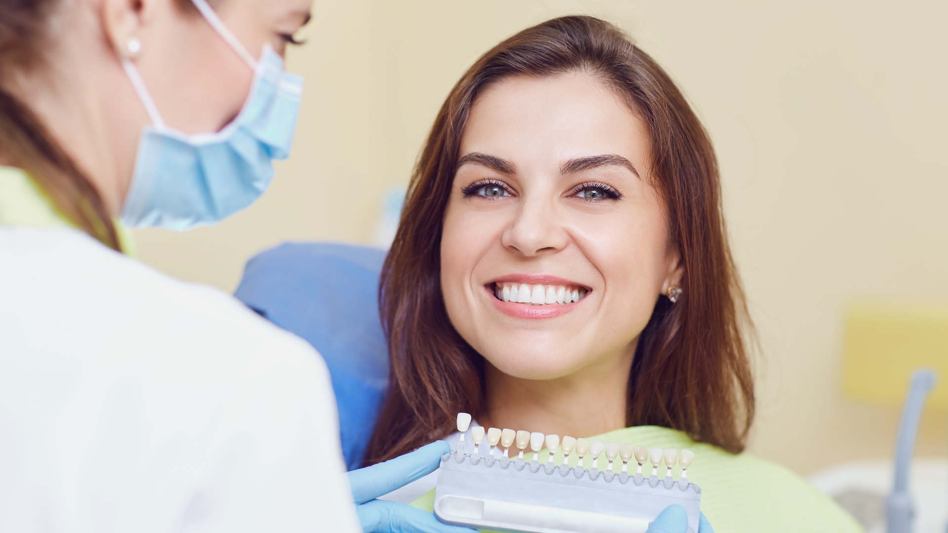 Should You Whiten Before or After Composite Bonding